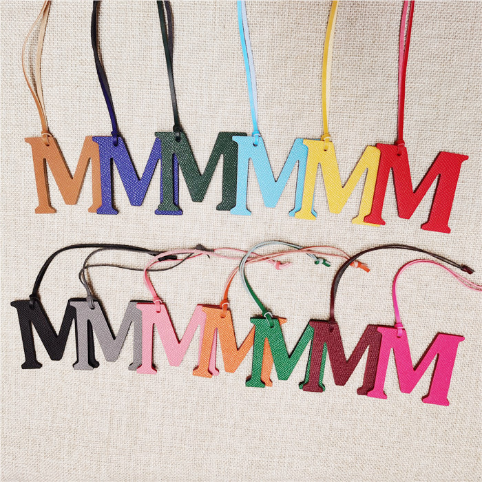 Wholesale Luxury Genuine Natur - огляд і ціна Monogram Keychain Leather
