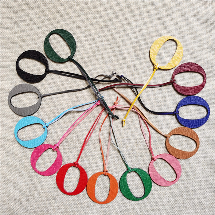 Wholesale Luxury Genuine Natur - огляд і ціна Monogram Keychain Leather