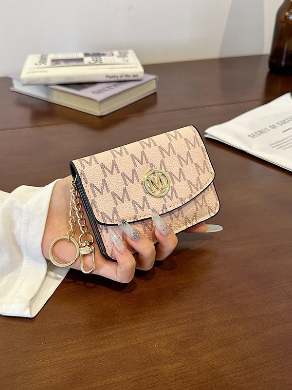 Retro Monogram Print Faux Leat - огляд і ціна Monogram Keychain Leather