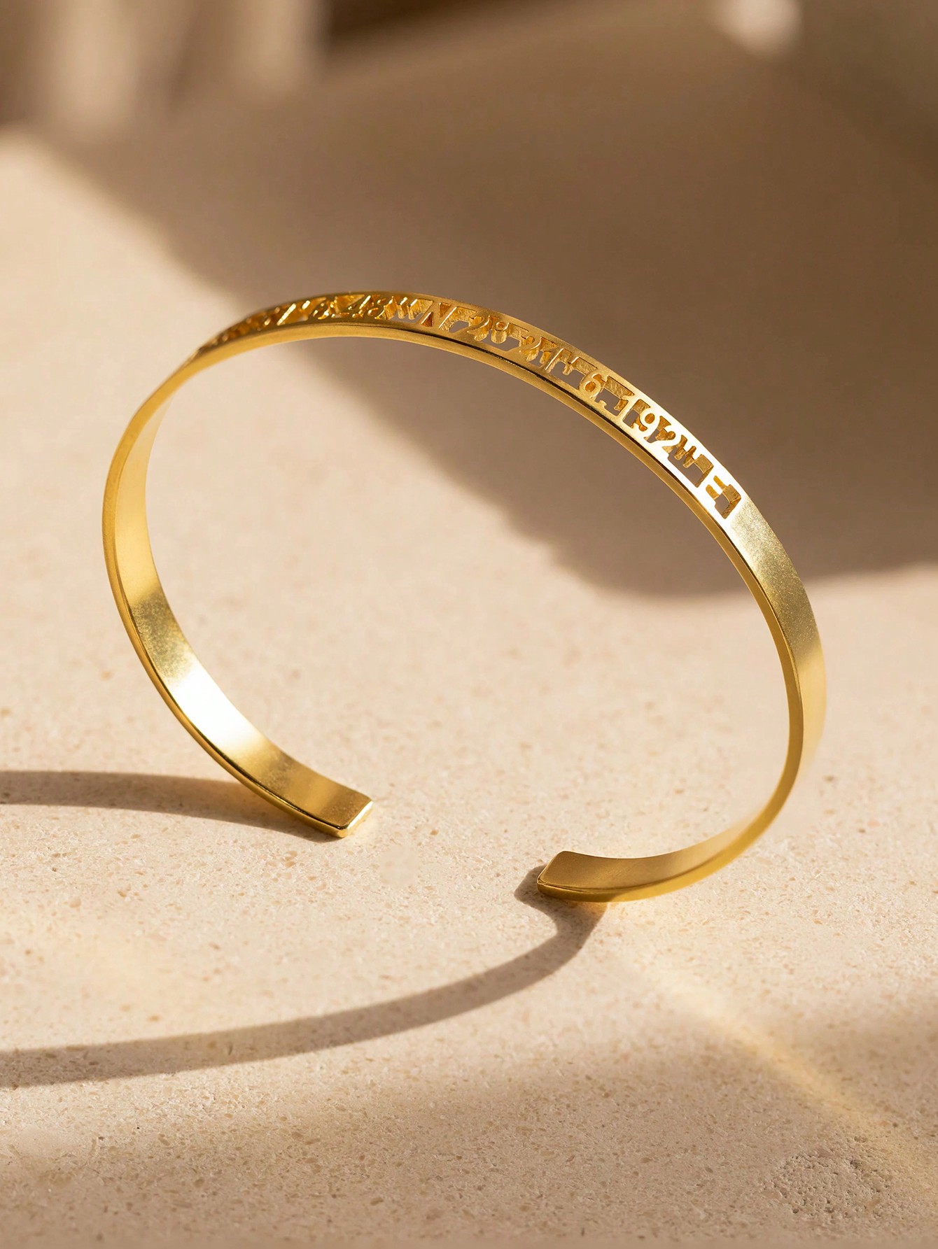 Custom Date Coordinate Roman N - огляд і ціна Coordinates Bracelet
