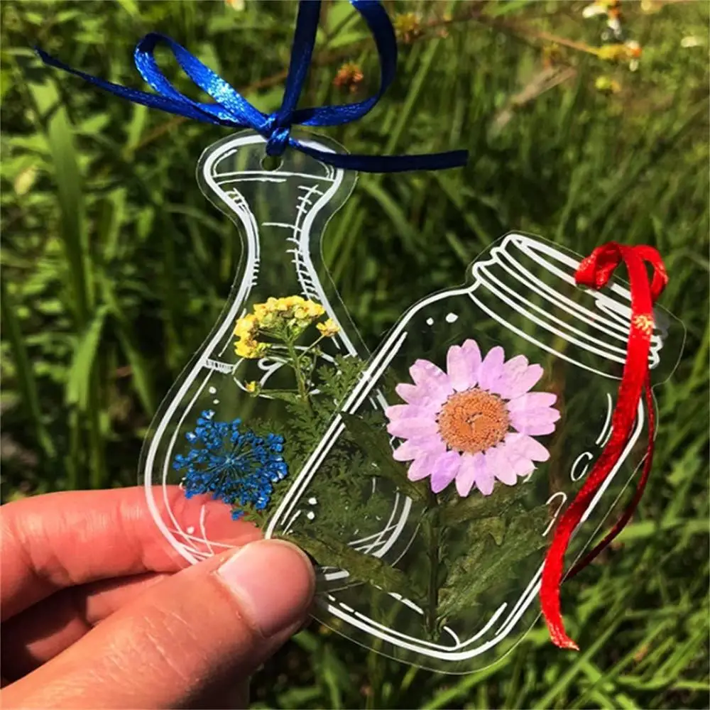 Wishing Bottle Pattern Pressed - огляд і ціна Dried Flower Bookmark